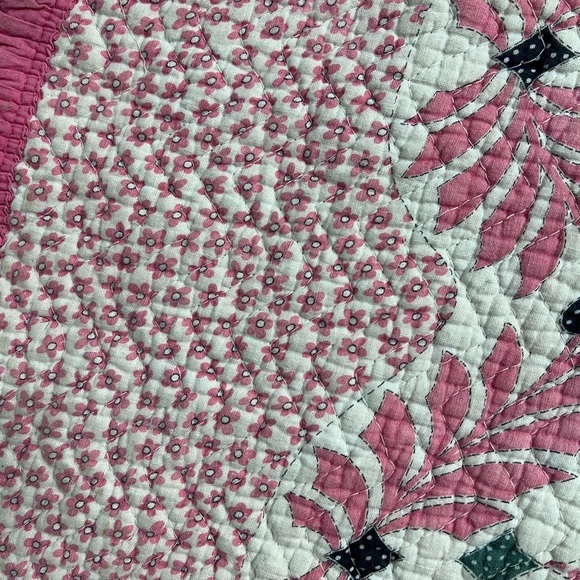 Pink and White Quilted Blanket - Picture 5 of 7